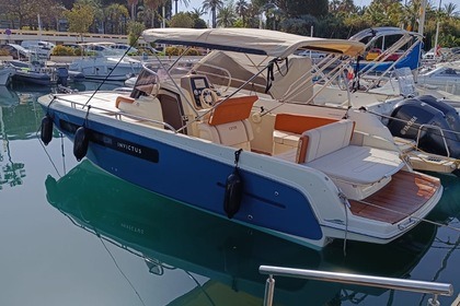 Location Bateau à moteur Invictus 250cx Cannes
