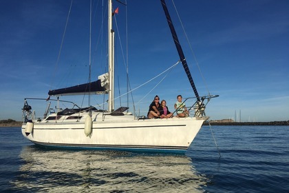 Charter Sailboat Beneteau Océanis 400 Agde