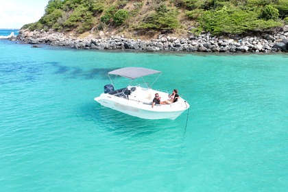 Hire Motorboat Pacific Craft Open 625 Sint Maarten