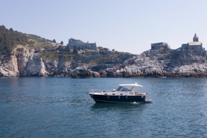 Rental Motorboat Mimi libeccio 31 La Spezia