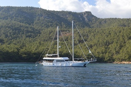 Alquiler Goleta Luxury Gulet with Jacuzzi Bodrum Yacht Charter Bodrum