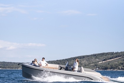 Charter Motorboat RAND Play 24 Sirmione