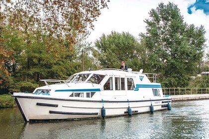 Charter Houseboat Standard Corvette A Hindeloopen