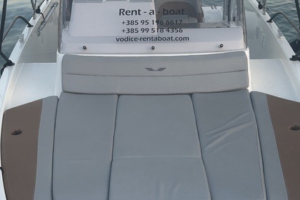 Charter Motorboat Beneteau Flyer 7 Vodice