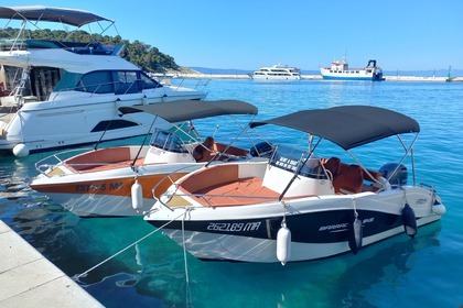 Location Bateau à moteur Barracuda 545 Makarska
