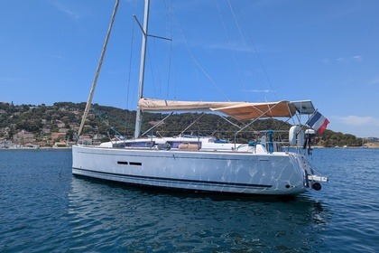 Hire Sailboat Dufour Superbe Dufour 375 Grand Large Saint-Mandrier-sur-Mer