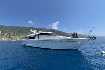 Hire Motor yacht San Lorenzo SL 62 La Spezia