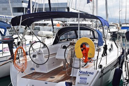 Charter Sailboat Bavaria Yachtbau 34 Cruiser  Brač