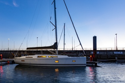 Noleggio Barca a vela Hanse 388 Vigo