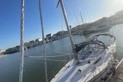 Rental Sailboat Beneteau Sun odyssey Saint-Gilles-Croix-de-Vie