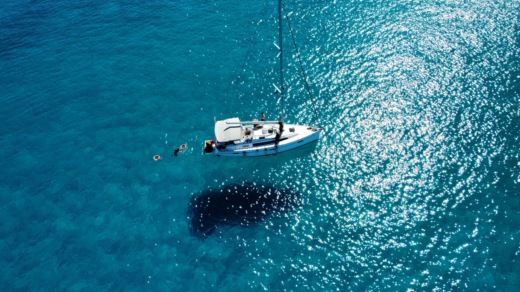 Latsi Sailboat Bavaria 37 Cruiser alt tag text