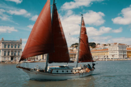 Rental Sailboat Vintage Sailboat Ta Chiao 35 Lisbon