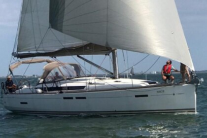 Charter Motorboat Jeanneau SO 439 Zeeland