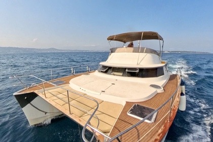 Charter Motorboat Fountaine Pajot Cumberland 44 Golfe Juan