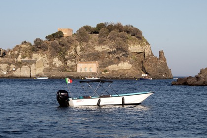 Charter Boat without licence  Boston Whaler Currituck 17 Aci Trezza