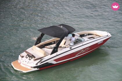 Location Bateau à moteur Regal 24 Fasdeck V8 300cv Villeneuve-Loubet