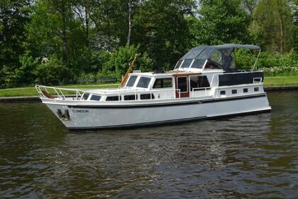 Hire Houseboat Condor Pikmeerkruiser 1200 Jirnsum