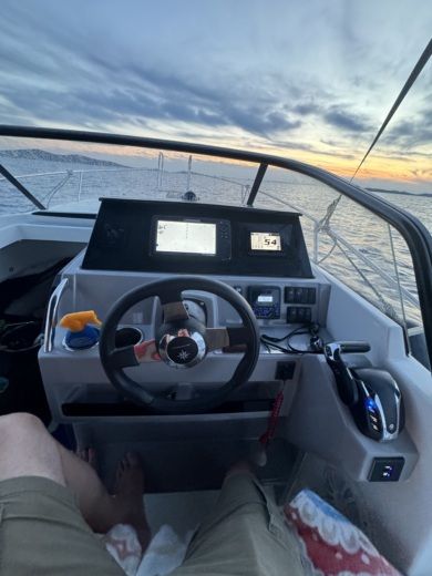 Vodizze Motorboat Jeanneau Cap Camarat 7.5 WA alt tag text