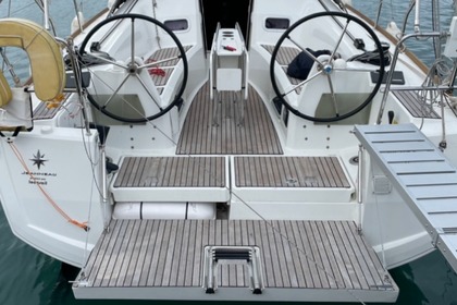 Rental Sailboat Jeanneau Sun Odyssey 349 Marina di Grosseto