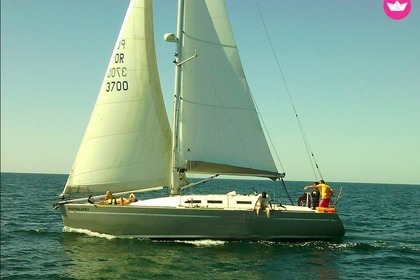 Hire Sailboat Elan yachts Elan 37 Leça da Palmeira