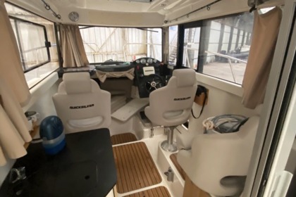 Location Bateau à moteur Quicksilver Pilothouse 755 Paimpol