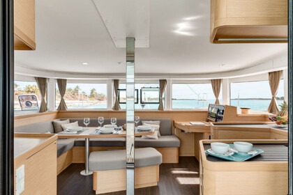 Miete Katamaran  Lagoon 42 (4 Dbl / 2 singles 12) Lavrio