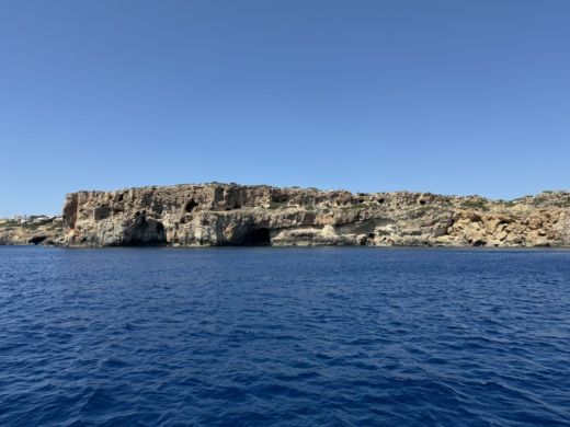 Maó Motorboat Quarken 27 T-top alt tag text