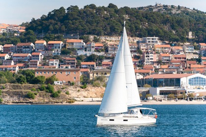 Location Voilier Bénéteau Oceanis 38 - 3 cab. Šibenik