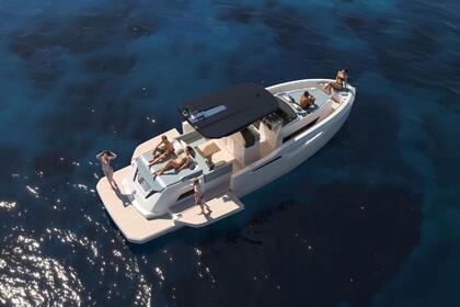 Charter Motorboat CAYMAN 40 WALK AROUND Amalfi