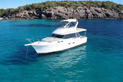 Miete Motorboot Bayliner 3288 flybridge Ibiza