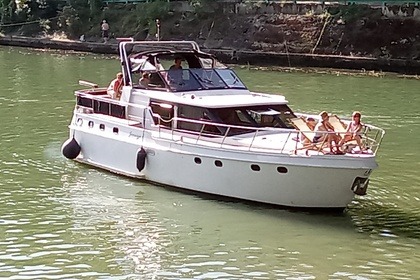 Charter Motorboat Péniche Hollandaise Prestige Paris