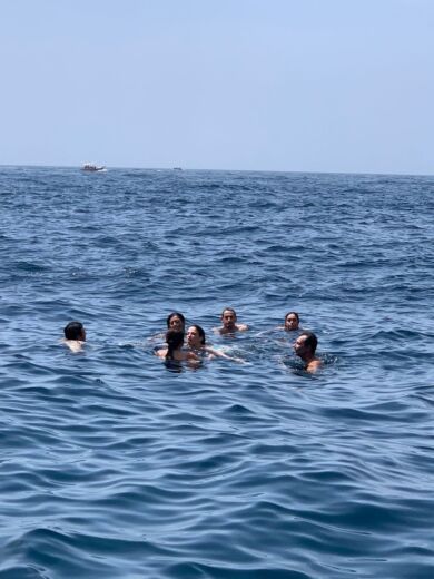 Amalfi Motorboat Apreamare Smeraldo 8 carburante e skipper incluso alt tag text