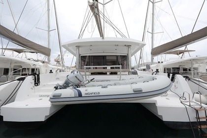 Charter Catamaran Bali 5.4. Marina Frapa