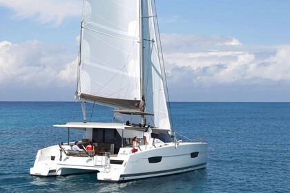Hyra båt Katamaran Fountaine Pajot Lucia 40 83310 Cogolin