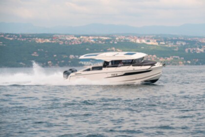 Hire Motorboat Parker 920 Explorer Max Ičići
