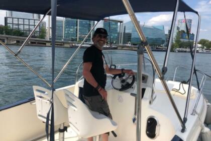 Charter Motorboat Jeanneau Cap Camarat 545 Paris