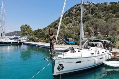 Hire Sailboat BAVARIA Cruiser 40 Fethiye