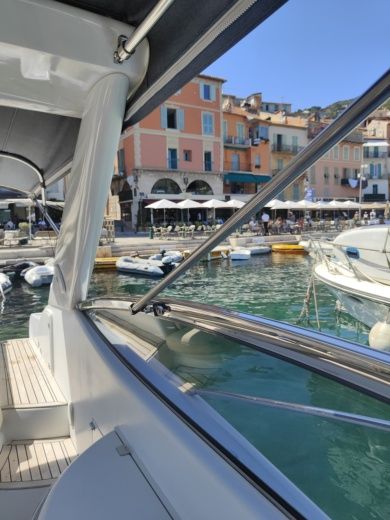 Golfe-Juan Motorboat SUNSEEKER Superhawk 48 alt tag text