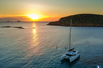 Location Catamaran  Lagoon 450  Fly Sant Antoni de Portmany