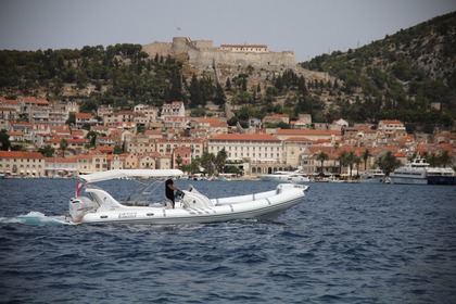Hyra båt RIB-båt Sacs Marine Strider 10 Split