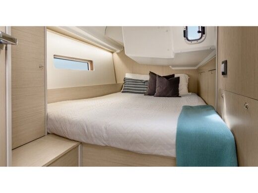 Sailboat Beneteau Oceanis 40.1 Boat layout