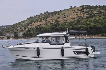 Location Bateau à moteur Jeanneau Merry Fisher 795 Trogir