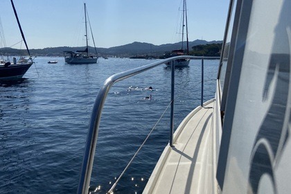 Rental Motorboat Beneteau Antares 800 Embiez