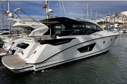 Charter Motorboat Beneteau GT 50 HT Castelldefels