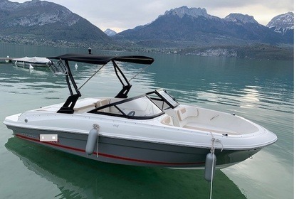 Charter Motorboat BAYLINER VR4 INBORD Annecy