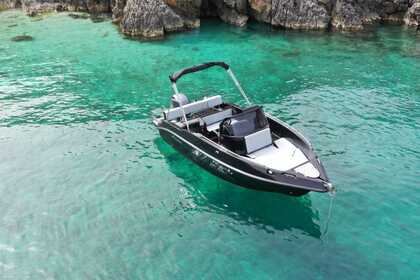 Miete Motorboot Nireus Ω53 Escape Planos