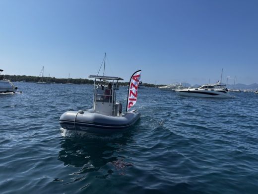 Cannes Motorboat Sunseeker Cobra 13 Metres alt tag text