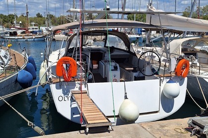 Charter Sailboat Jeanneau 440 Skiathos