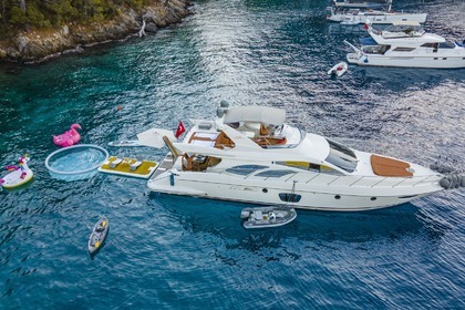 Charter Motor yacht Azimut 62 Fly Göcek