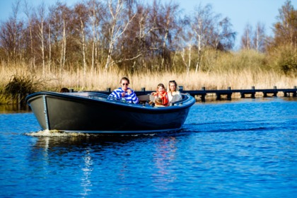 Rental Motorboat Stil 660 Akkrum